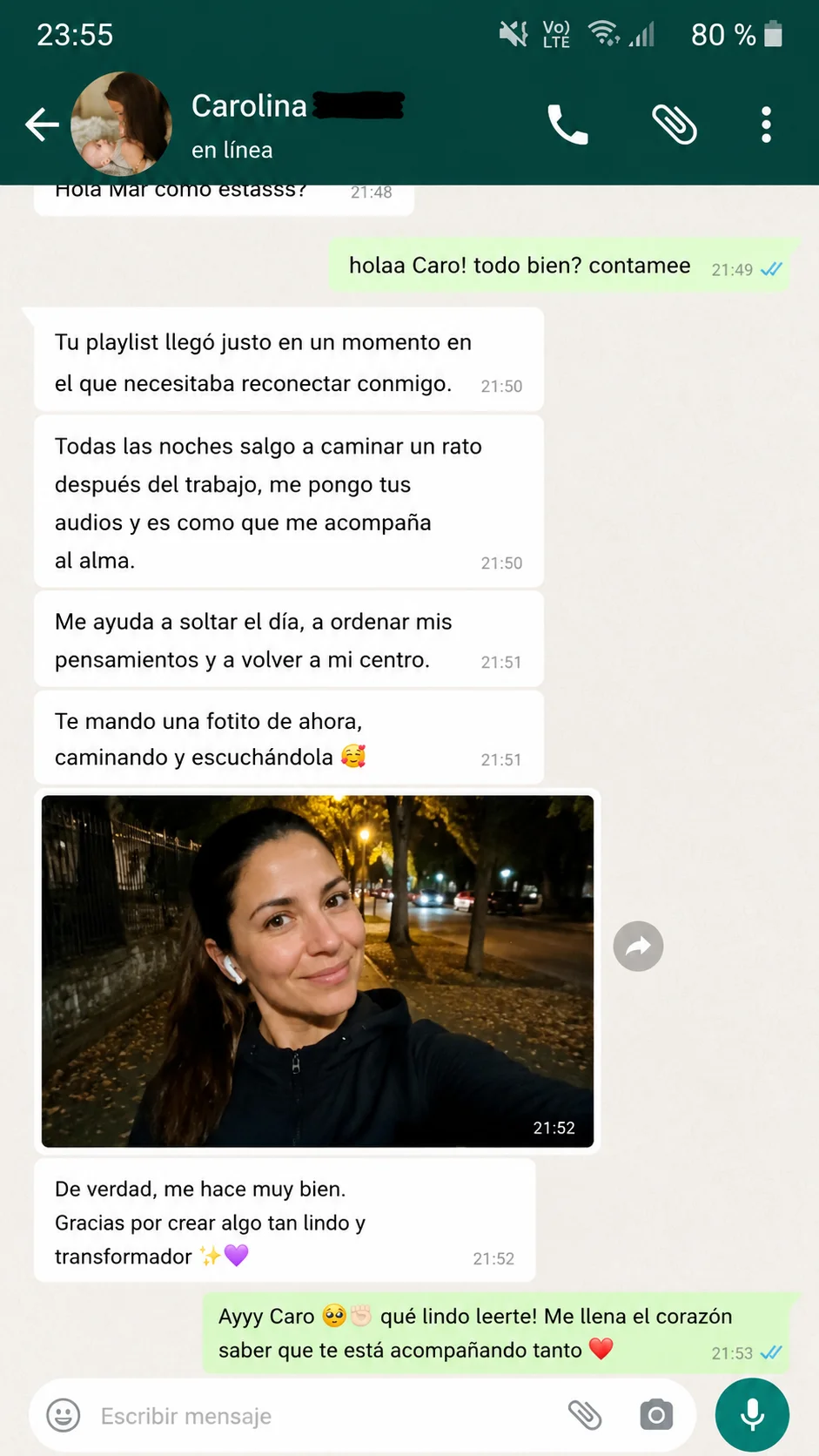 Testimonio de Carolina por WhatsApp sobre las playlists en sus caminatas nocturnas